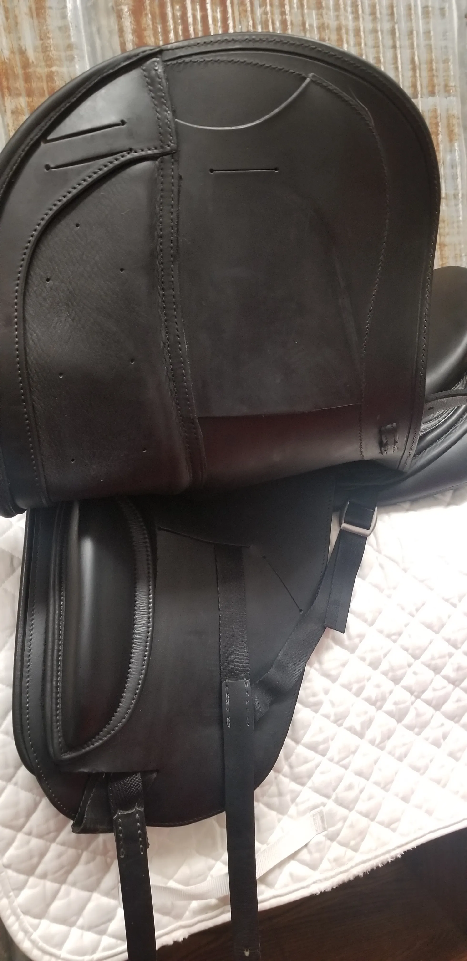 Schleese Triumph 18" Dressage Saddle (Gently Used)
