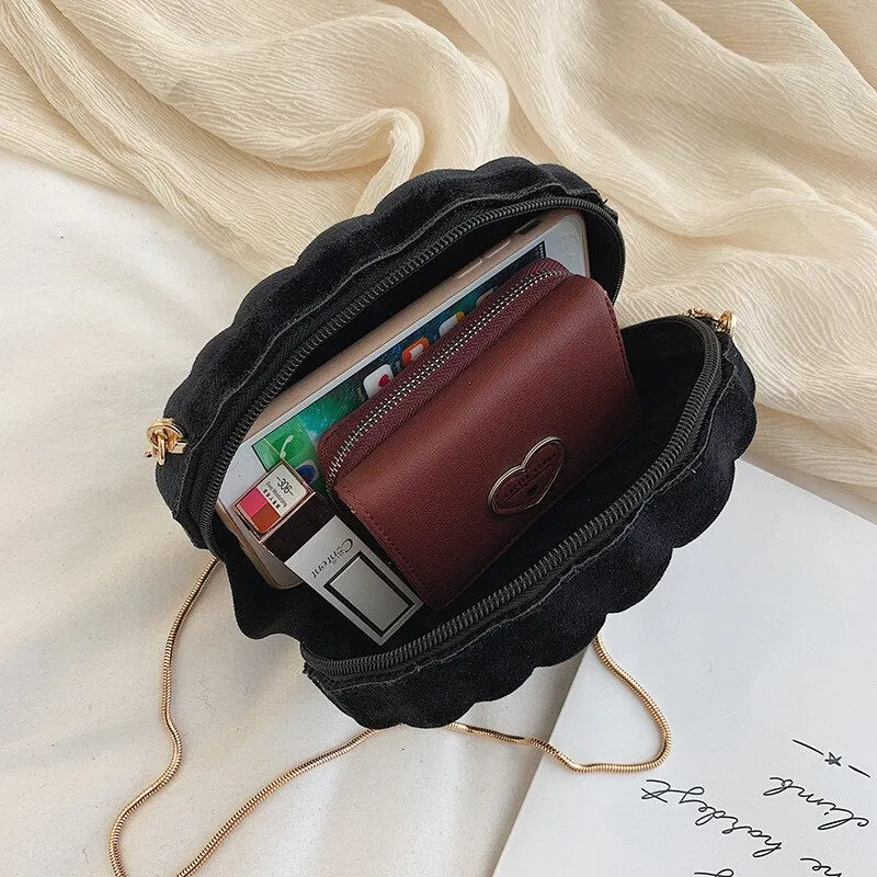 Shell Design Velvet Bag