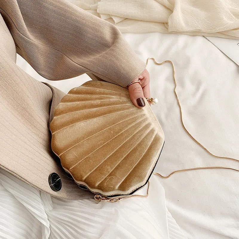 Shell Design Velvet Bag