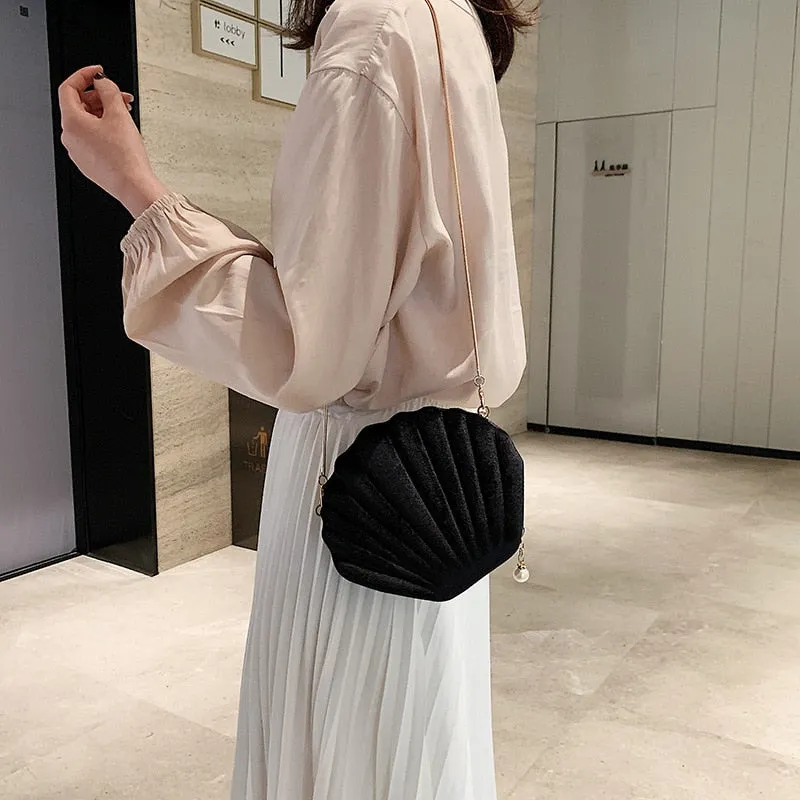 Shell Design Velvet Bag