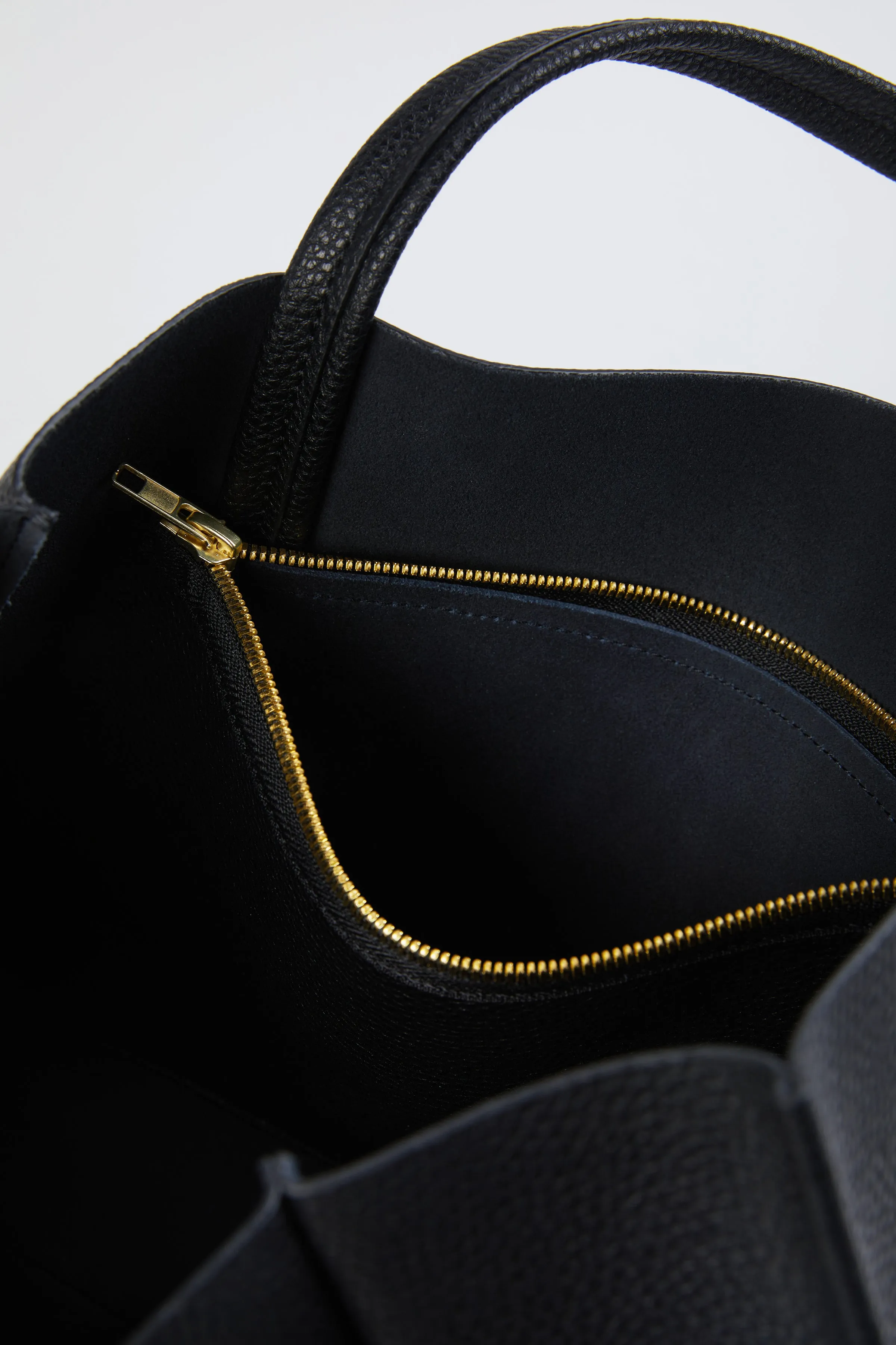 SIDEWAYS TOTE