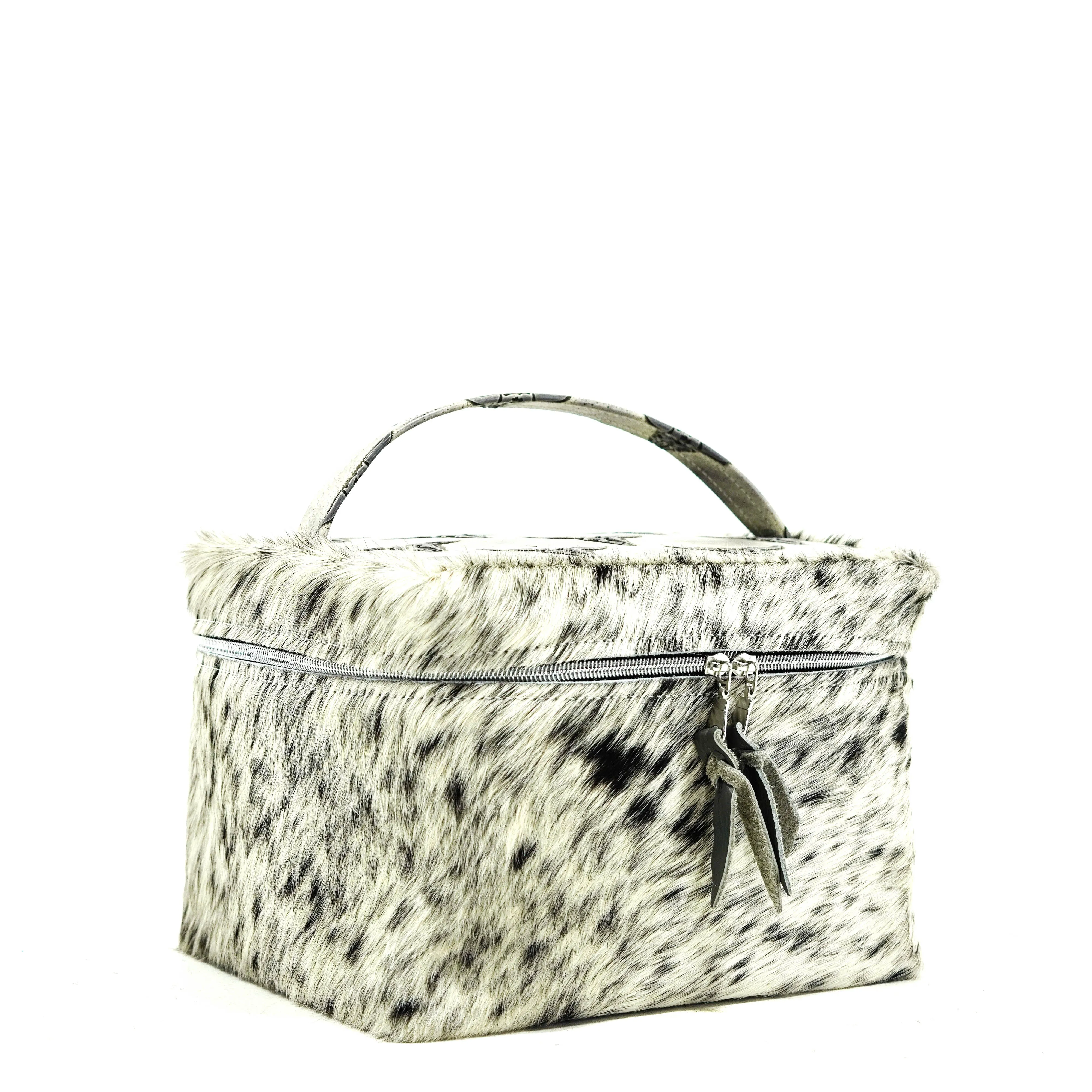 Train Station - Salt & Pepper w/ Smoke Show Skulls