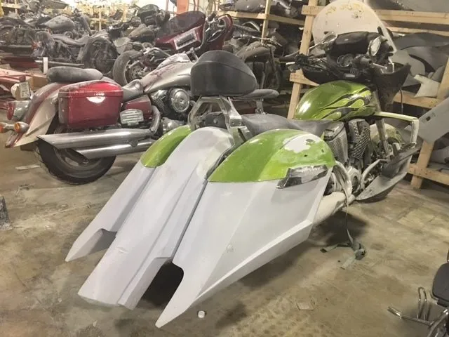 Victory Cross Country 6" Trendsetter Extended Hard Saddlebags Out &amp; Down Bags   Rear Fender Dual Cut Out